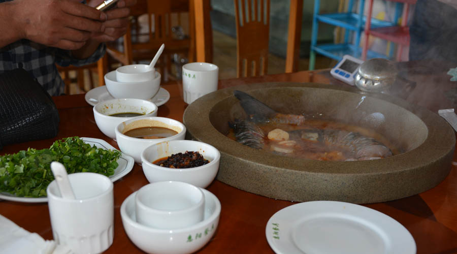 蒸汽石鍋魚(yú) 蒸汽石鍋魚(yú)