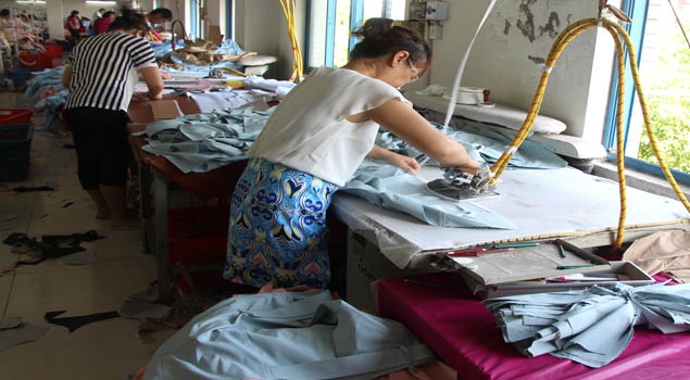 服裝整燙蒸汽發(fā)生器成服裝廠節(jié)能環(huán)保利器！