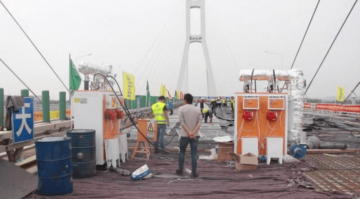 軍山大橋8臺橋梁養(yǎng)護200公斤燃油蒸汽發(fā)生器裂縫修復(fù)加工