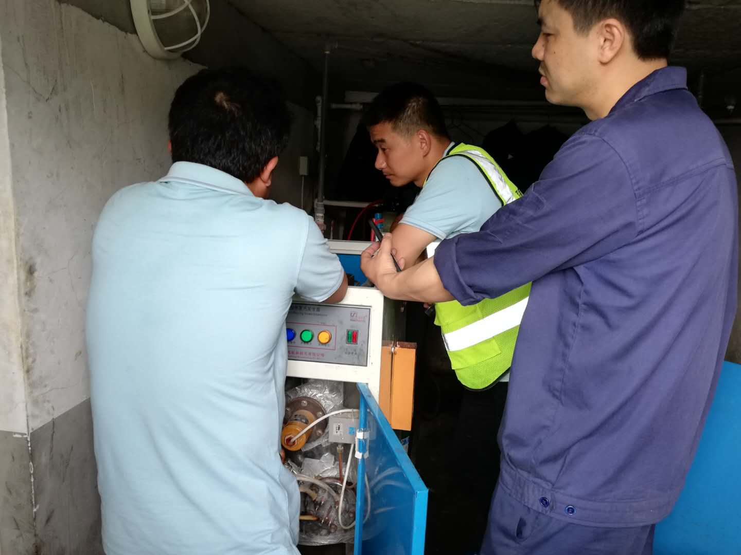 湖南行諾貝思電加熱蒸汽發(fā)生器工業(yè)配套烘干案例 湖南行諾貝思電加熱蒸汽發(fā)生器工業(yè)配套烘干案例